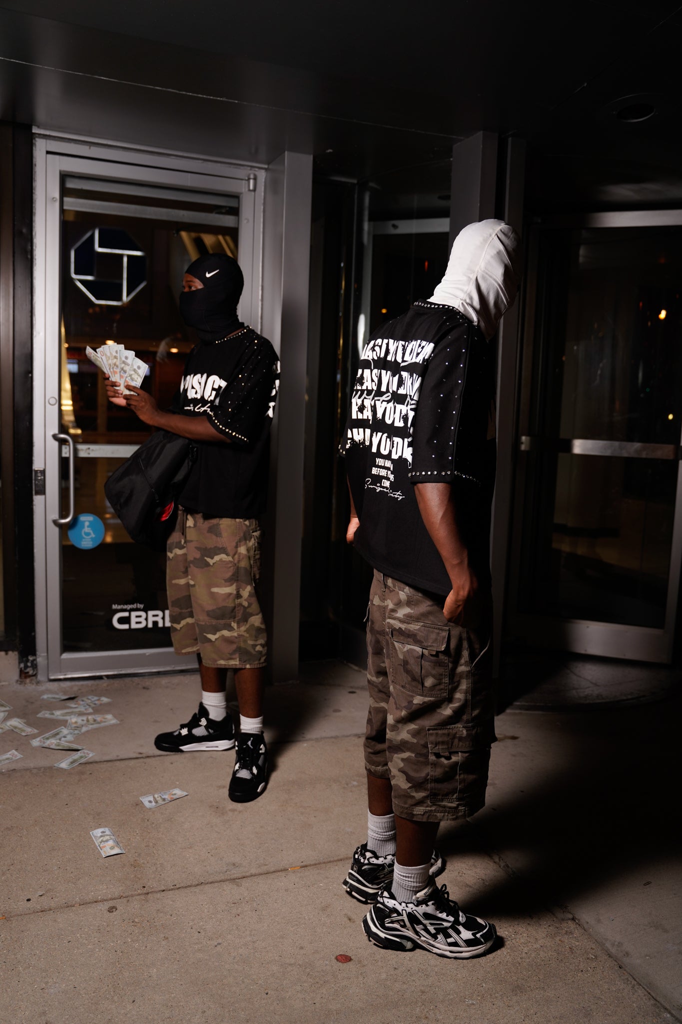 "DREAMS" TEE BLACK
